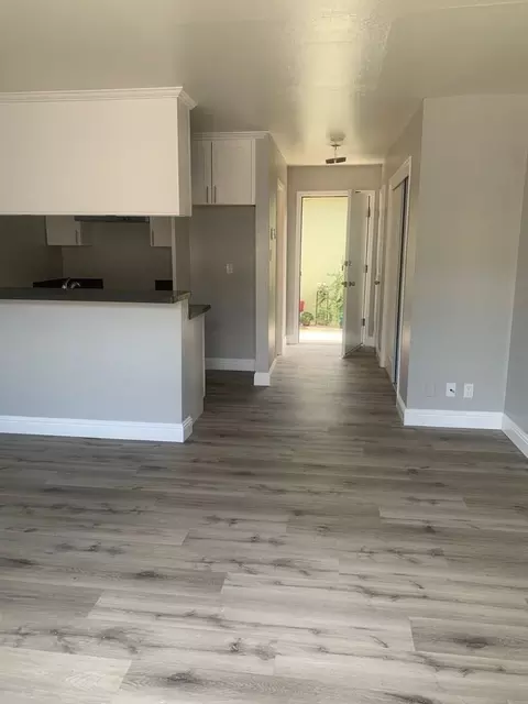 560 Charter St, Redwood City, CA 94063
