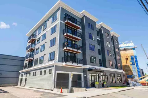 26 Hichborn St, Brighton, MA 02135