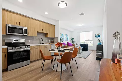 7650 Van Nuys Blvd, Los Angeles, CA 91405