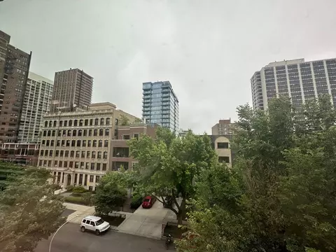 468 W Melrose St, Chicago, IL 60657