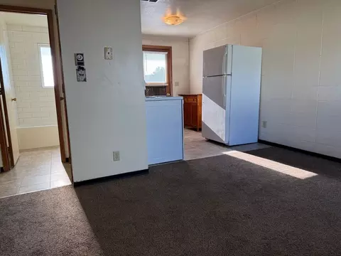 1006 W Pear Ave, Selah, WA 98942