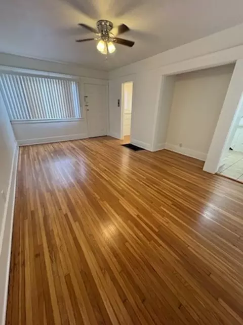 924 E 3rd St, Long Beach, CA 90802