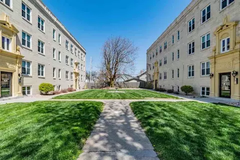 3910 Cass St, Omaha, NE 68131