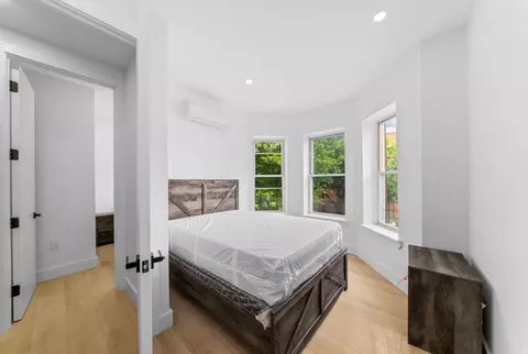 514 E 188th St, New York, NY 10458
