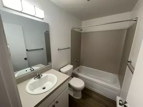 11745 15th Ave NE, Seattle, WA 98125