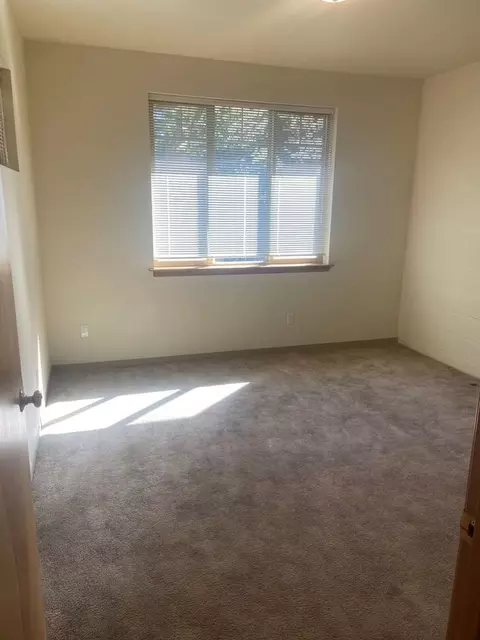 1933 Garden Ave, Eugene, OR 97403 photo 3