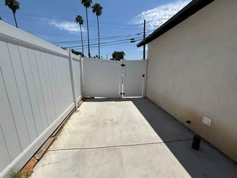5704 Wisteria Dr, Riverside, CA 92504