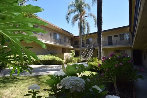13849 Chase St, Los Angeles, CA 91402