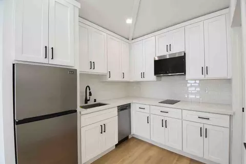 10839 Moorpark St, Los Angeles, CA 91602