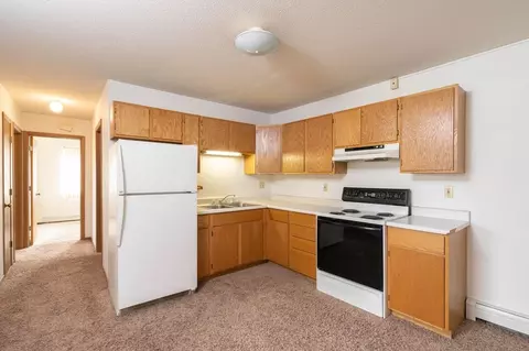 704 Nicc Dr, Calmar, IA 52132
