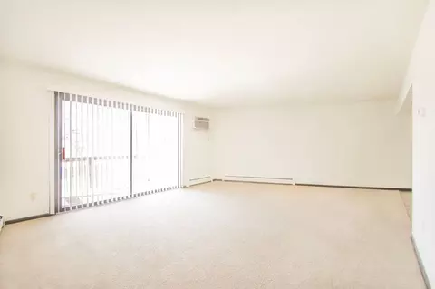 8150 W River Rd, Brooklyn Park, MN 55444