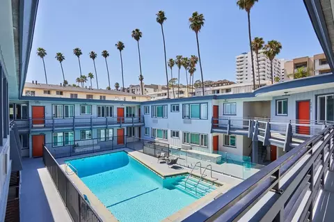7200 Hollywood Blvd, Los Angeles, CA 90046