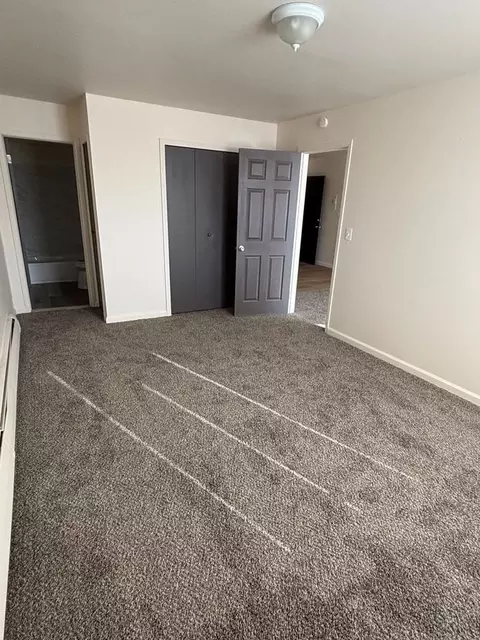 2640 E 8 Mile Rd, Detroit, MI 48234