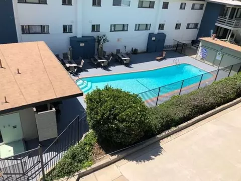 5640 5642 S La Brea Ave 4641 West Slauson Ave, Ladera Heights, CA 90056