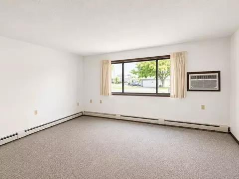 900 10th Ave S, Saint James, MN 56081