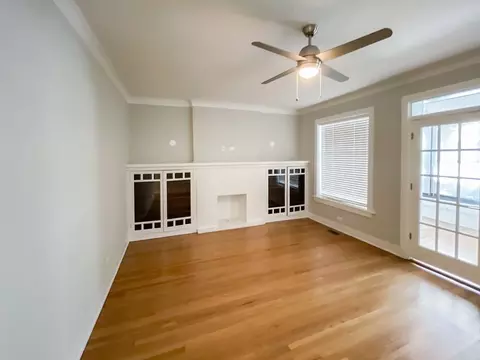 5941 N Magnolia Ave, Chicago, IL 60660