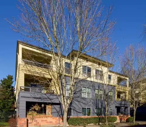 945 NW Naito Pkwy, Portland, OR 97209