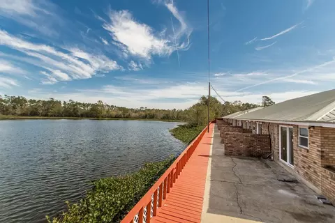 14207 W Club Deluxe Rd, Hammond, LA 70403