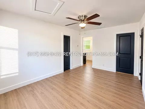 1337 W Bewick St, Fort Worth, TX 76110
