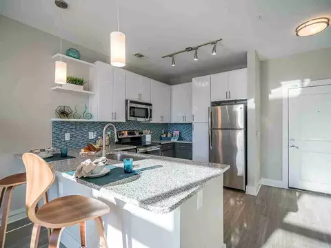 202 N West St, Raleigh, NC 27603 photo 3