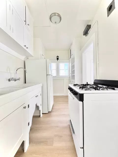 1035 E Broadway, Long Beach, CA 90802 photo 4