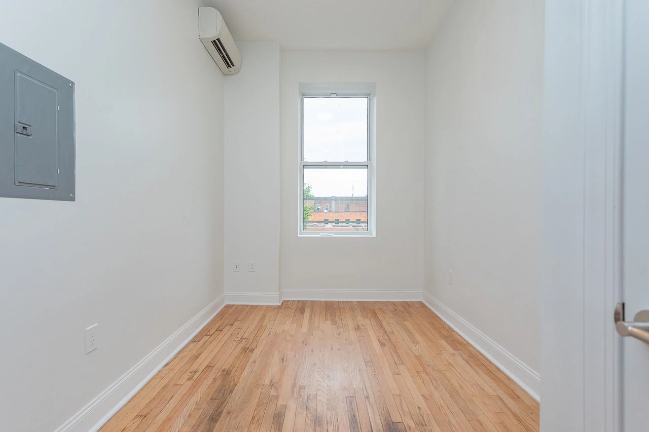 97 4th St, Troy, NY 12180 photo 2