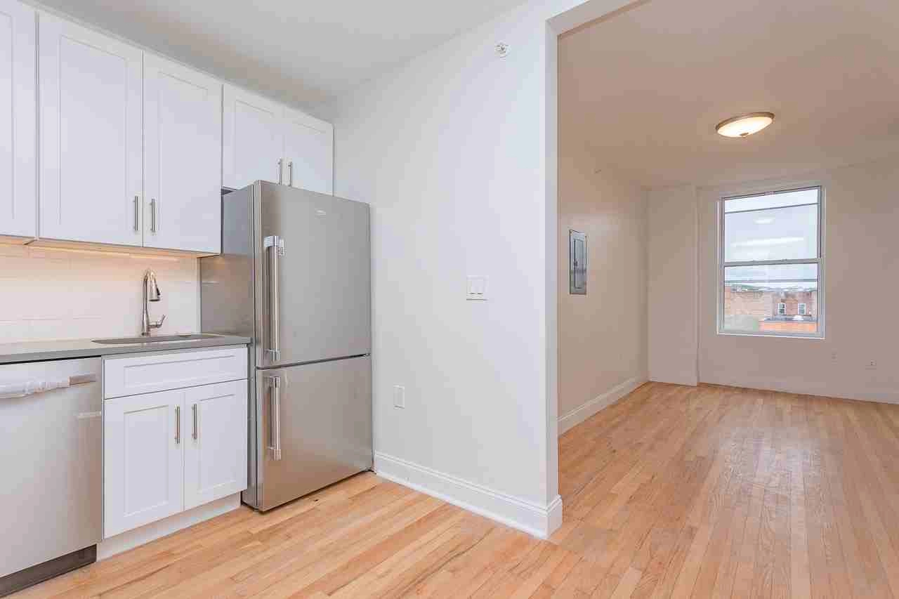 97 4th St, Troy, NY 12180 photo 9