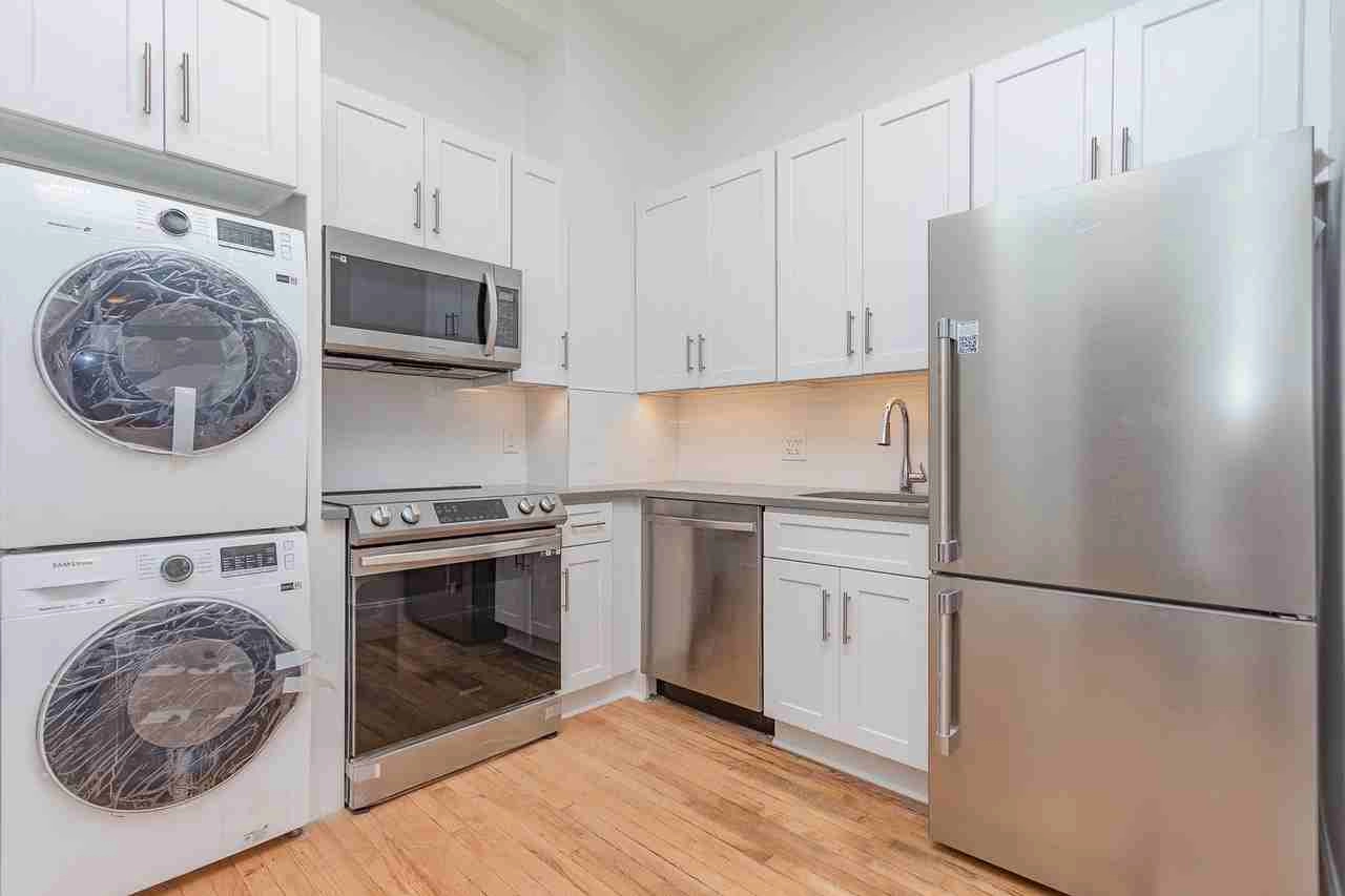 97 4th St, Troy, NY 12180 photo 1