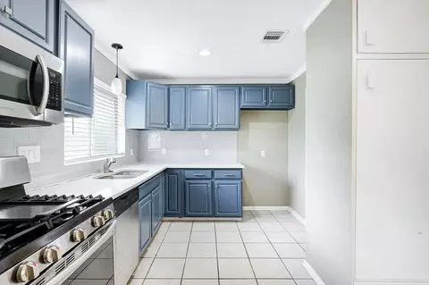 235 Saratoga Dr, San Antonio, TX 78213