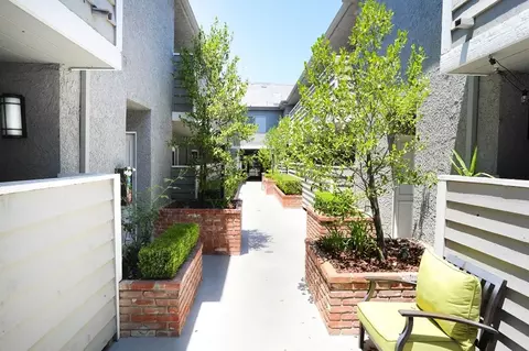 10740 Blix St, Los Angeles, CA 91602