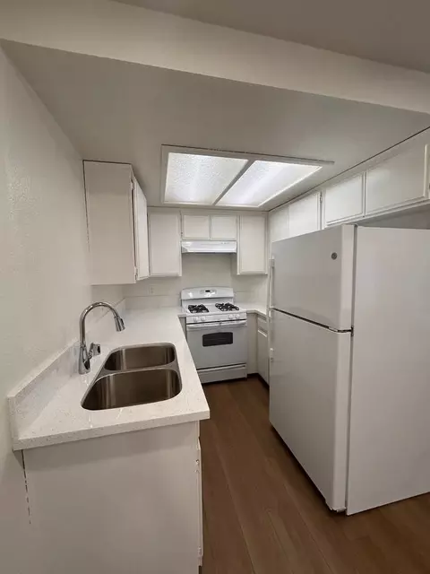 14135 Doty Ave, Hawthorne, CA 90250