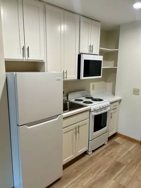 802 W Main St, Waunakee, WI 53597