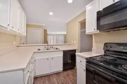 1401 N Placentia Ave, Fullerton, CA 92831 photo 2