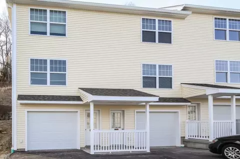 101 River View Ln, Norwich, CT 06360