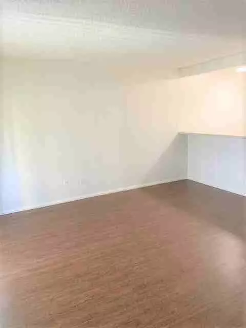 Lindley Northwood, Los Angeles, CA 91326