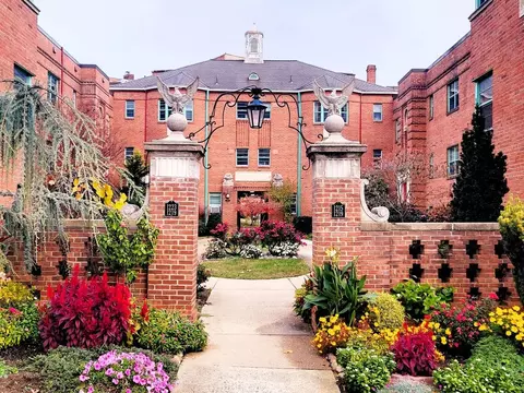 1201 N Courthouse Rd, Arlington, VA 22201