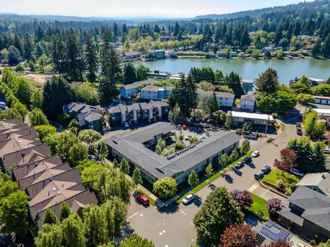 295 3rd St, Lake Oswego, OR 97034
