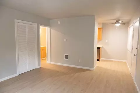295 3rd St, Lake Oswego, OR 97034
