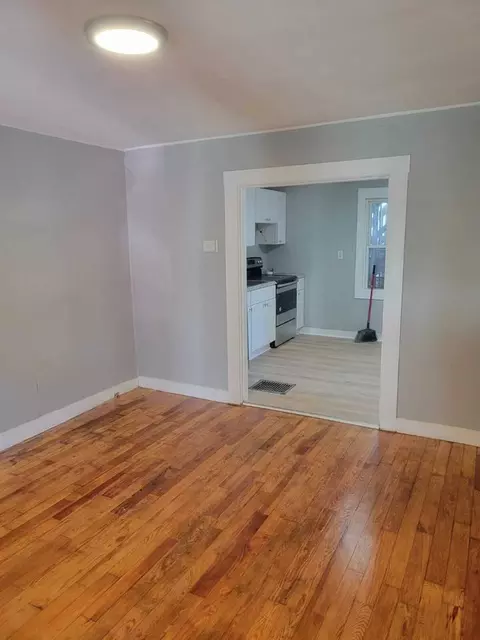 427 Hanover St, Manchester, NH 03104