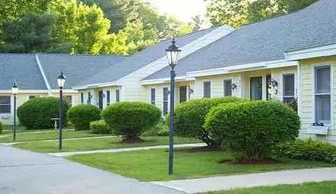 37 Ridgewood Rd, Bedford, NH 03110