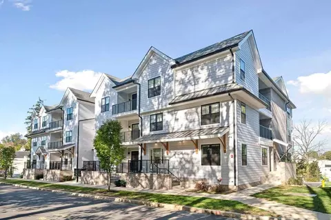 35 Chestnut Rd, Paoli, PA 19301