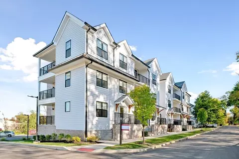 35 Chestnut Rd, Paoli, PA 19301