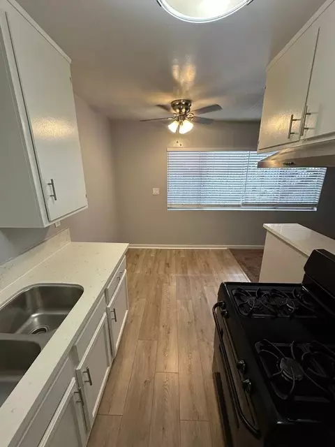 1074 Saint Louis Ave, Long Beach, CA 90804 photo 4