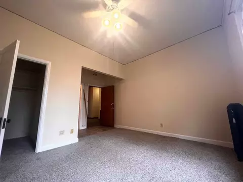 1830 N Oakland Ave, Milwaukee, WI 53202