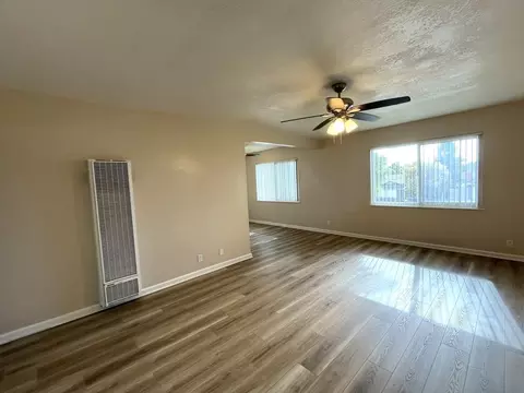 3004 Royal Palm Dr, Costa Mesa, CA 92626