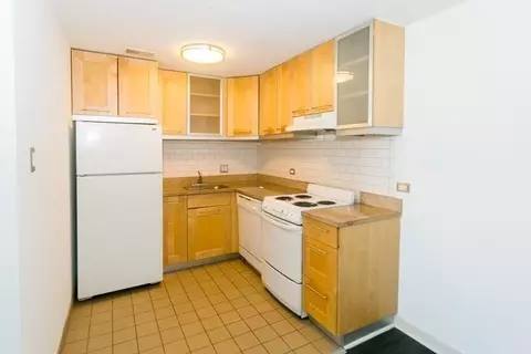 5200 S Blackstone Ave, Chicago, IL 60615