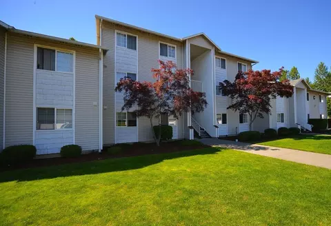 412 E Novak Ln, Kent, WA 98032