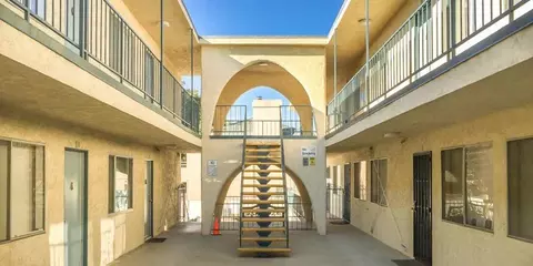 90250 Casa Del Sol N, Hawthorne, CA 90250 photo 2