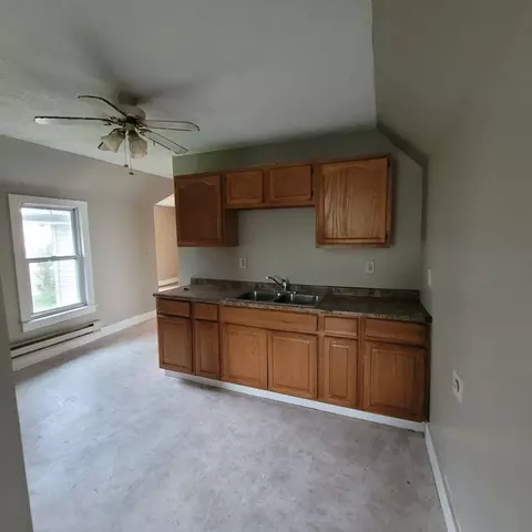 2377 E 84th St, Cleveland, OH 44104