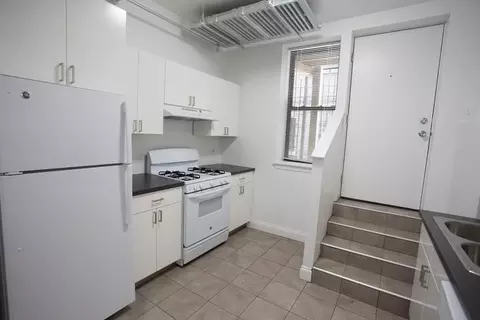 5202 S Cornell Ave, Chicago, IL 60615
